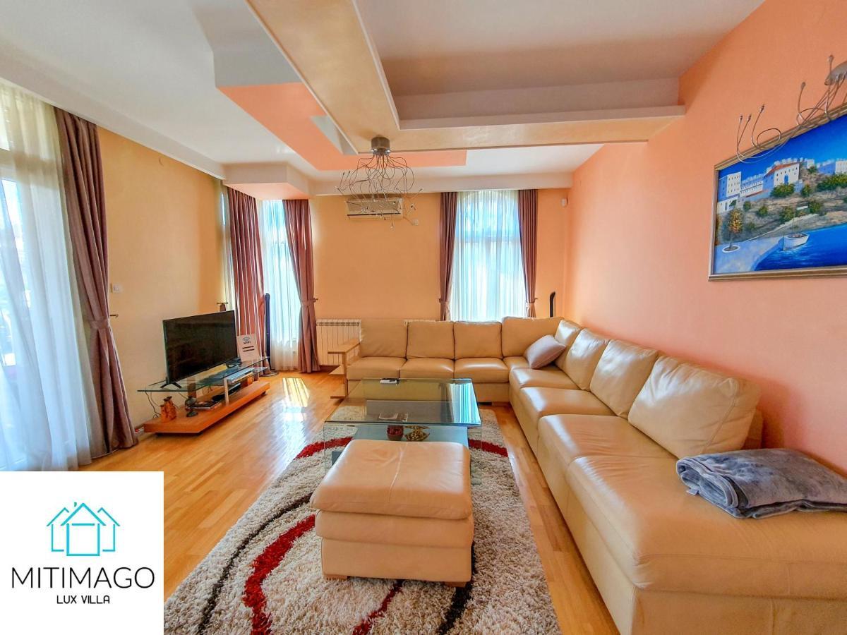 Lux Mitimago Villa *