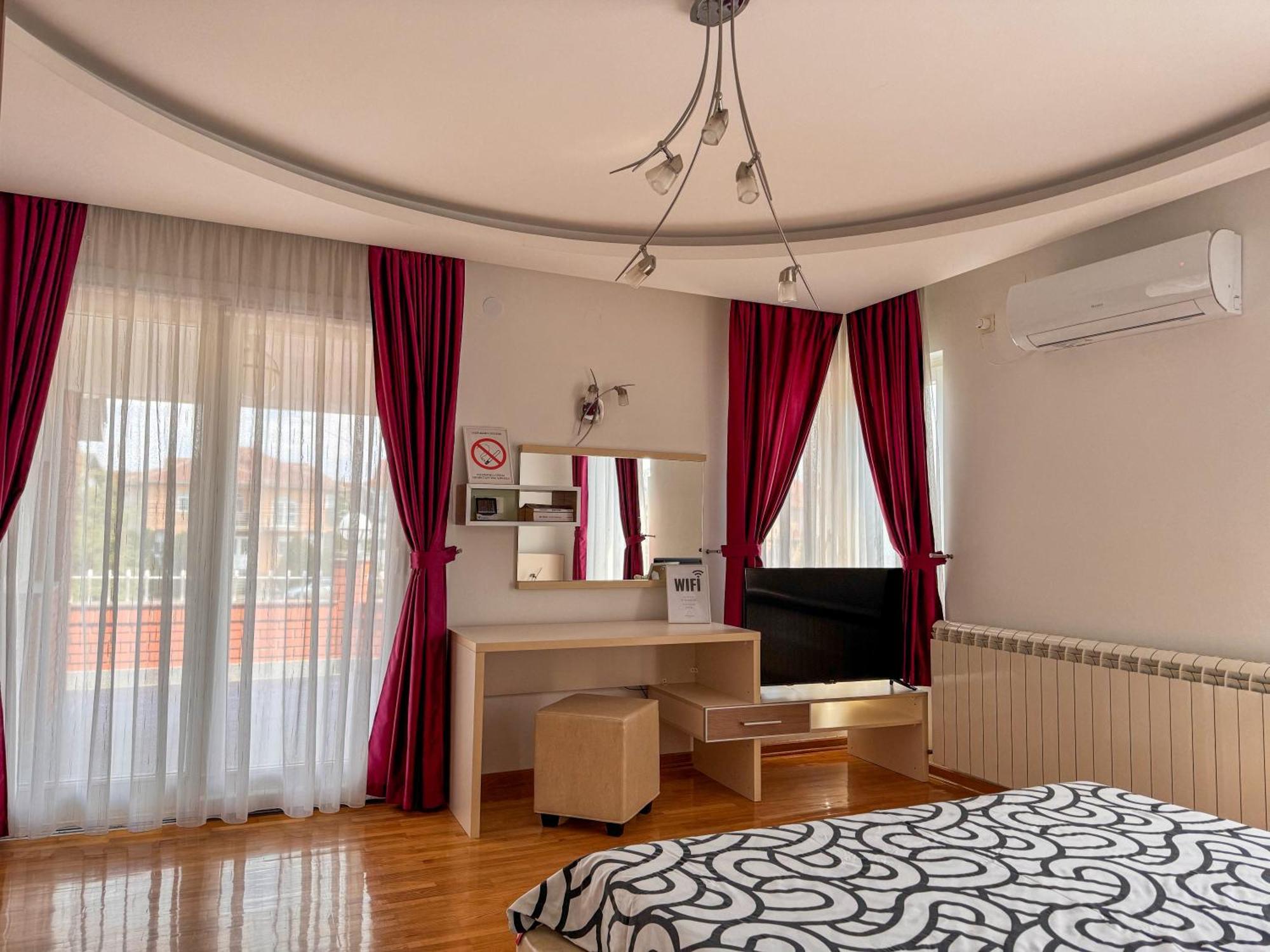 Villa Lux Mitimago